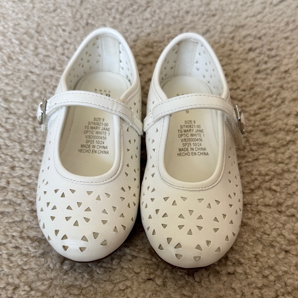 GAP Kids White Cutout Mary Jane Shoes